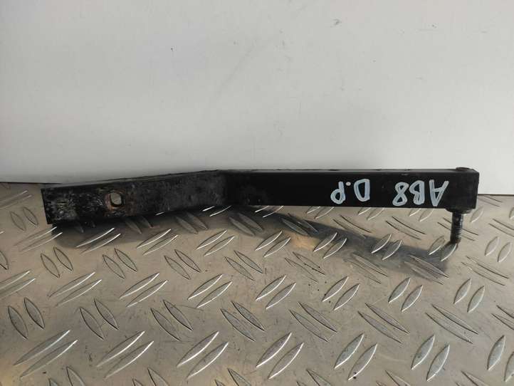 Audi A4 (2007 - 2011)  8K0805528A Держатель панели радиаторов (телевизора)