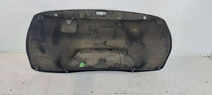 Audi A4 (2000 - 2006)   Обшивка крышки багажника
