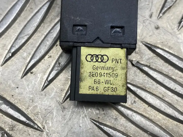 Audi A4 S4 B6 8E 8H (2000 - 2006) 8E0941509 Включатель аварийных фонарей — фото 2