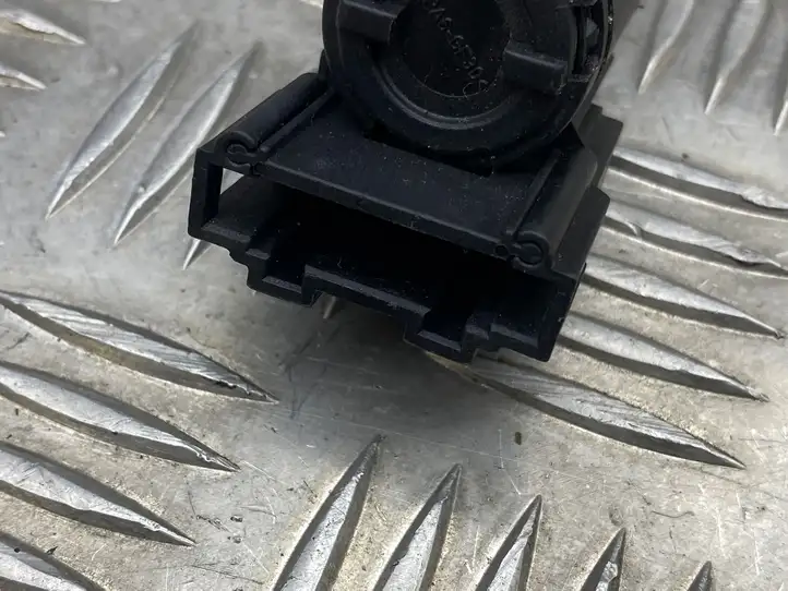 Audi A3/S3 8L (2000 - 2003) 1J0945511C Датчик педали тормоза — фото 3
