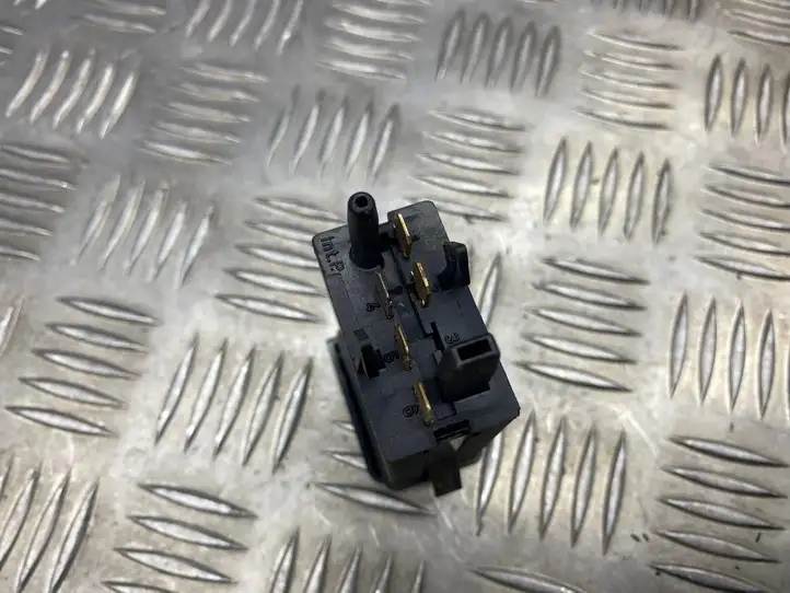 Audi A3/S3 8L (2000 - 2003) 8L0941503B Кнопка обогрева стекла — фото 3