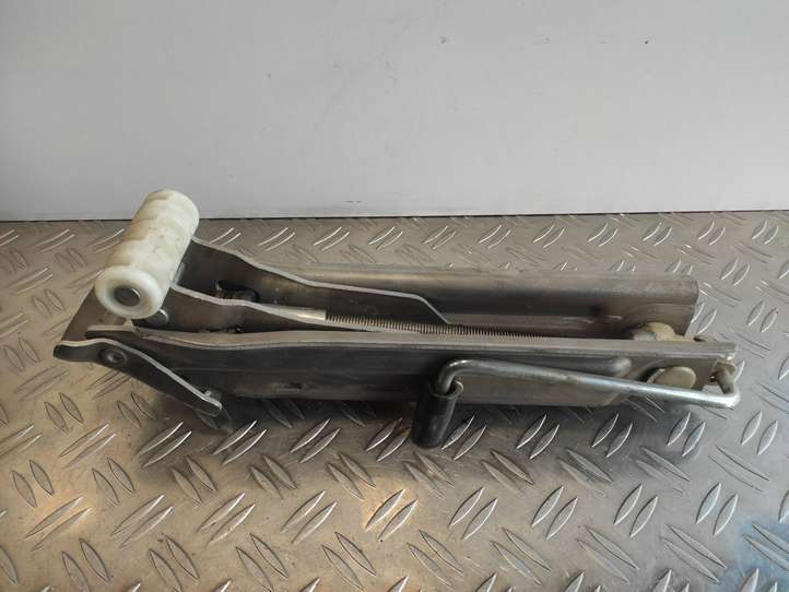 Audi A6 (2008 - 2011)  4F0011031 Домкрат (данкрат)
