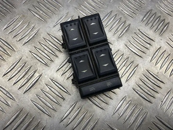 Ford Mondeo Mk III (2000 - 2007) 1S7T14A132BD Блок кнопок стеклоподъемников — фото 1