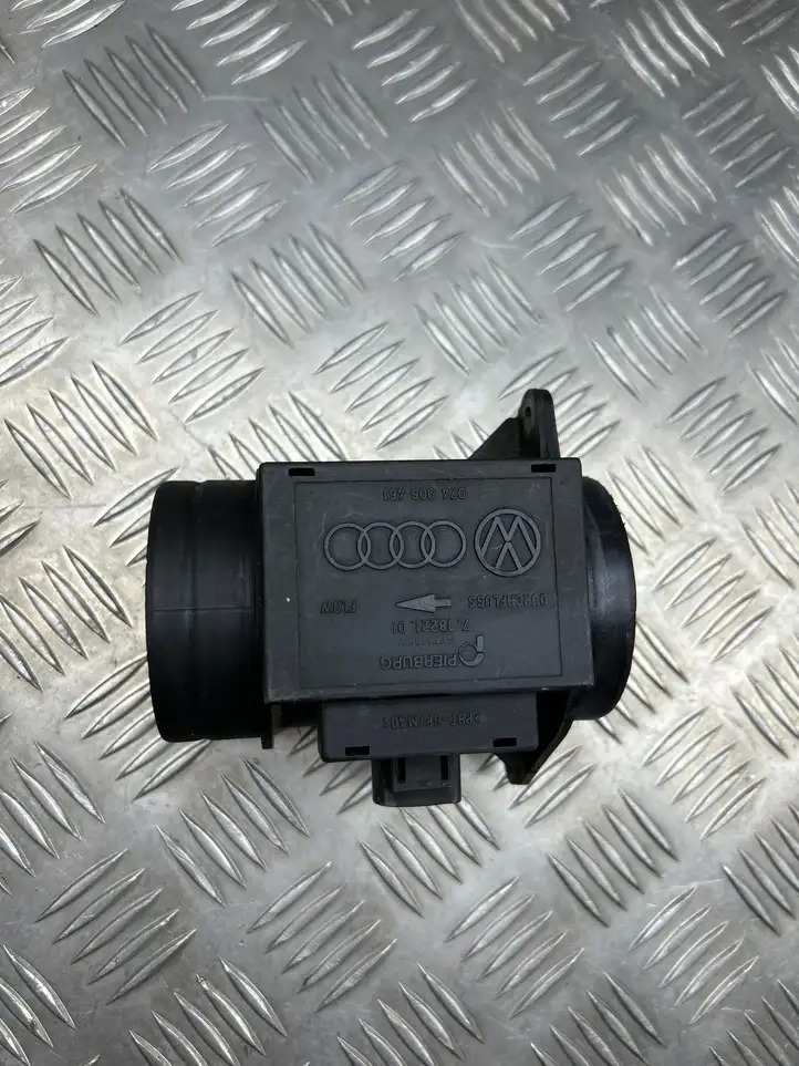 Audi A4 S4 B5 8D (1999 - 2001) 71822101 Датчик массового расхода воздуха — фото 1