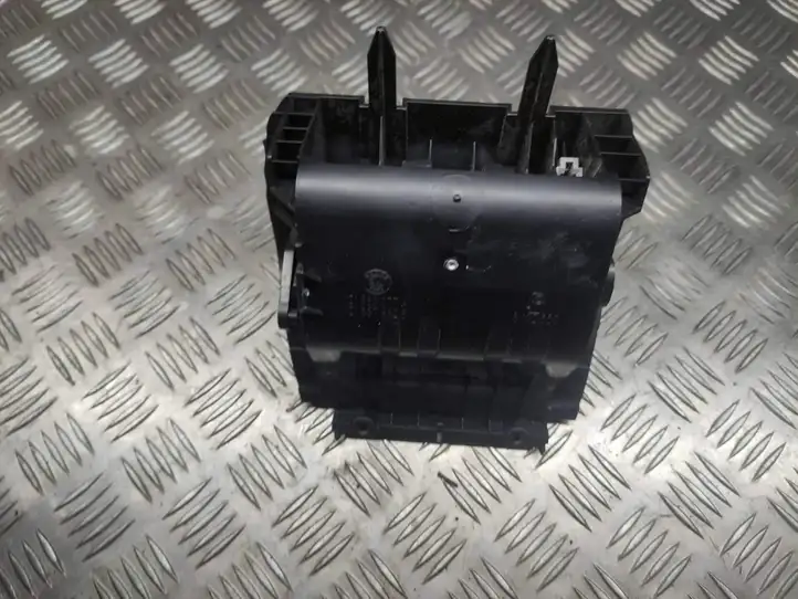 Skoda Octavia Mk2 (1Z) (2004 - 2013) 1Z1857962B Вещевой ящик — фото 7