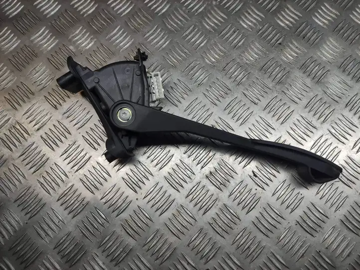 Volvo XC70 (2004 - 2007) 30636003 Педаль акселератора — фото 1