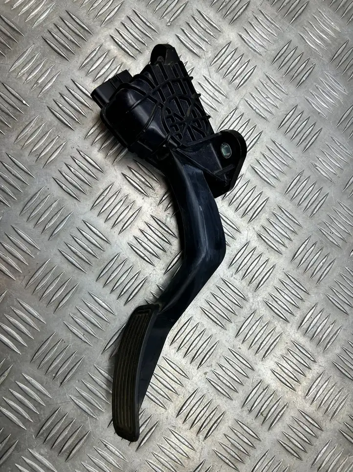 Mazda 6 (2002 - 2005) 1988003400 Педаль акселератора — фото 4