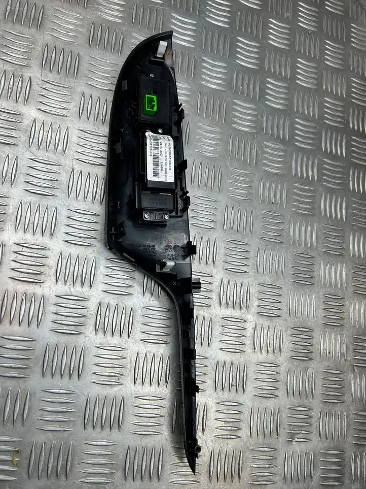 Honda Civic (2006 - 2011) 83590SMGE120UHS Блок кнопок стеклоподъемников — фото 7