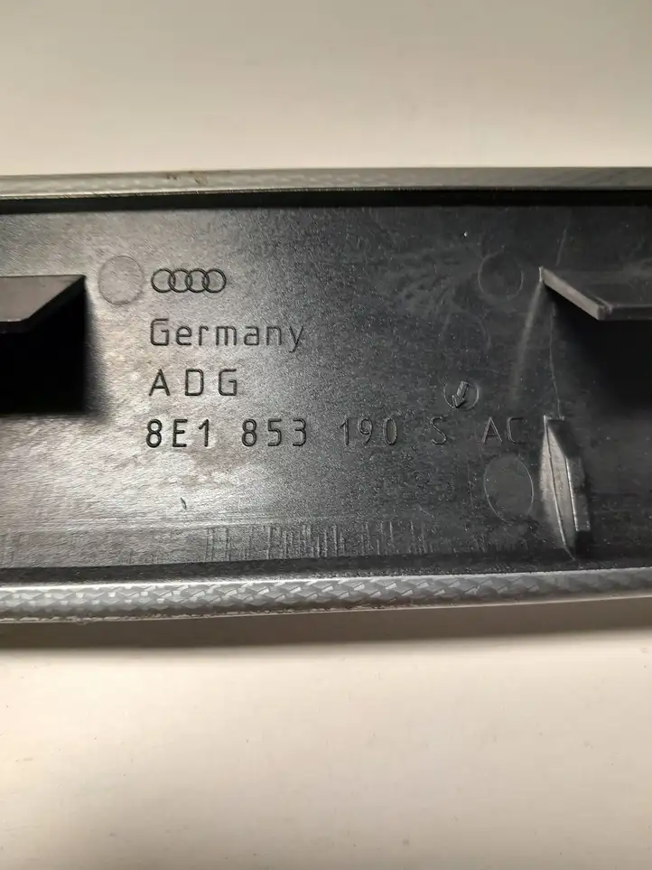 Audi A4 S4 B6 8E 8H (2000 - 2006) 8E1853190S Декоративная планка — фото 2