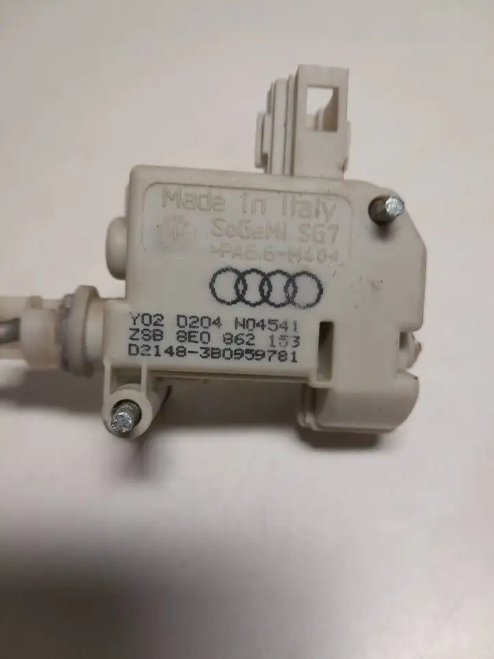 Audi A4 S4 B6 8E 8H (2000 - 2006) 3B0959781 Привод замка крышки топливного бака — фото 2