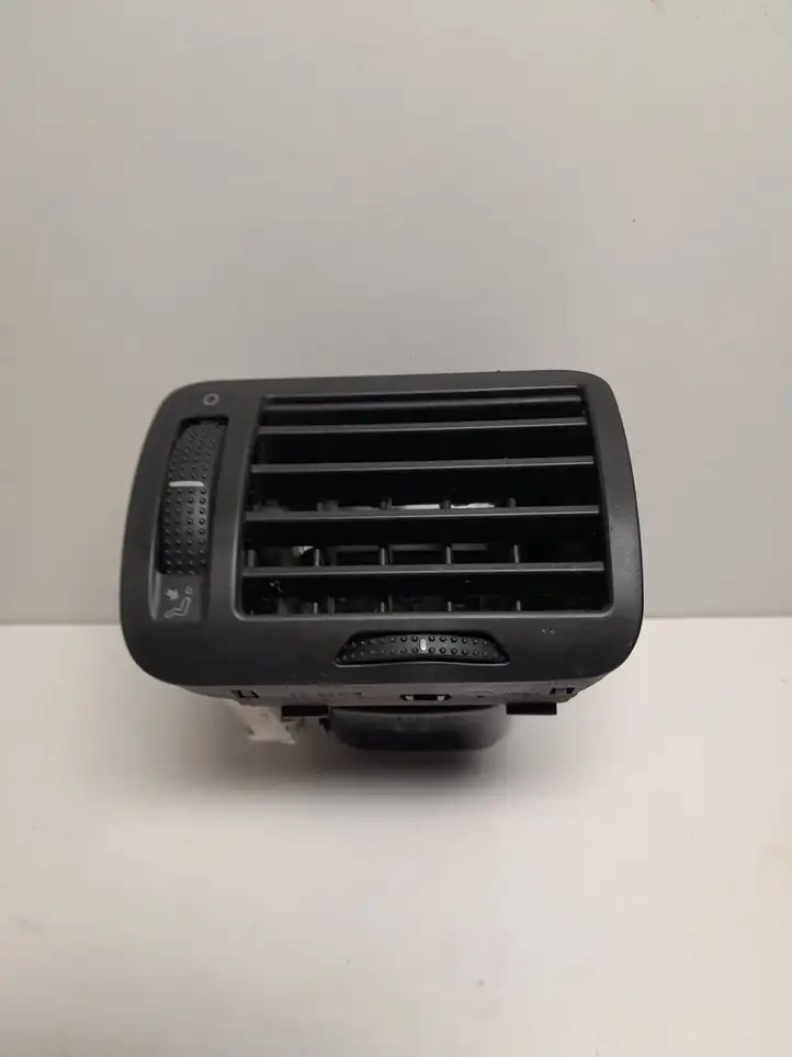 Volkswagen PASSAT B5.5 (2001 - 2005) 3B0819704D Боковой воздушный дефлектор — фото 3