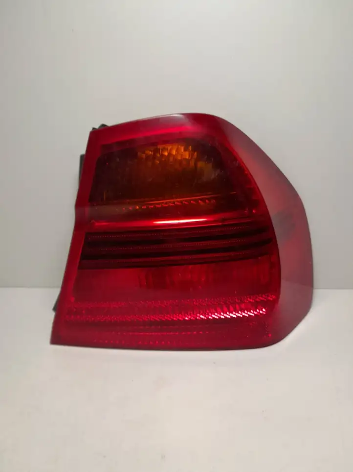 BMW 3 E90 E91 (2005 - 2012) 6937458 Задний фонарь в кузове — фото 1