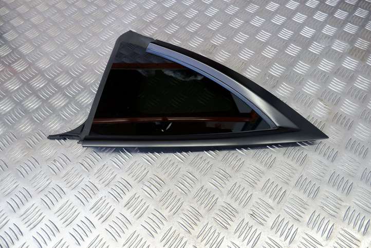 Tesla Model Y (2019 - )  160080900C Заднее боковое стекло кузова