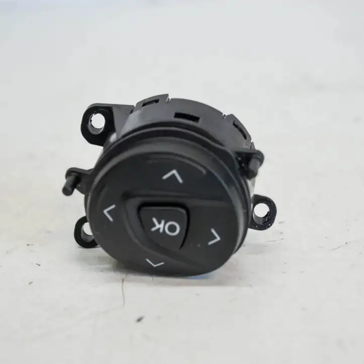 Ford Kuga II (2013 - 2019) AM5T14K147AA Кнопка фаркопа в багажнике — фото 1