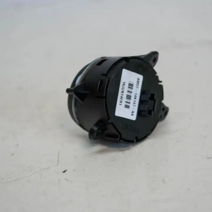 Ford Kuga II (2013 - 2019) AM5T14K147AA Кнопка фаркопа в багажнике — фото 2