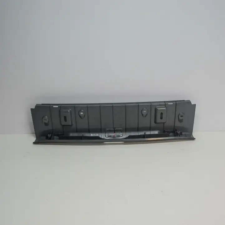 BMW 3 E90 E91 (2005 - 2012) 7059258 Отделка порога багажника — фото 4