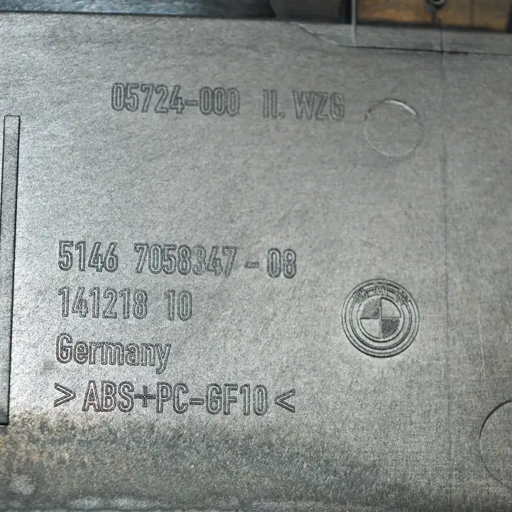 BMW 3 E90 E91 (2005 - 2012) 7058347 Решетка в подоконнике — фото 5