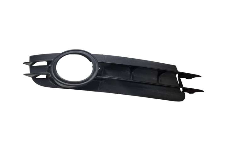 Audi A6 (2004 - 2008)  4F0807682A Декоративная решётка противотуманной фары