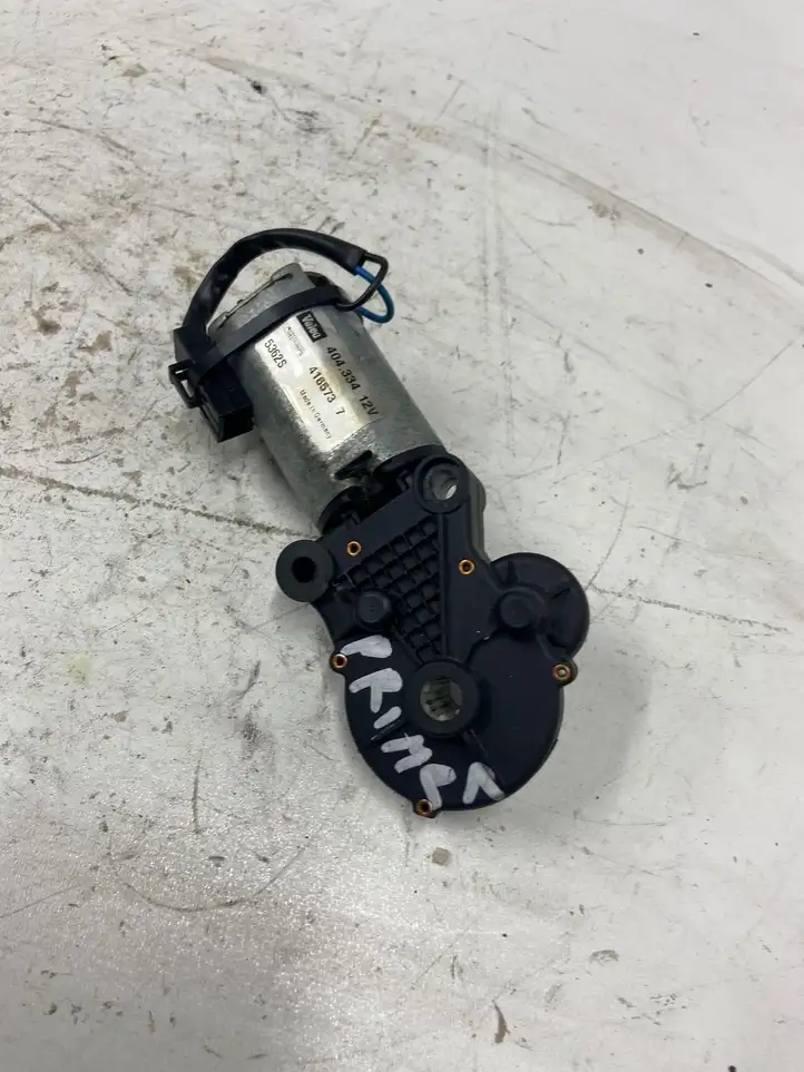 Mazda 3 I (2003 - 2006) 4165737 Электродвигатель сиденья — фото 1