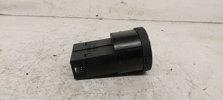 Audi A4 (2000 - 2006)  8E0941531A Включатель фонарей