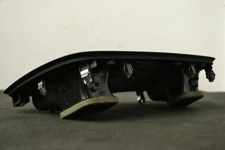 BMW 7 G11 G12 (2015 - 2022) 9345348 Накладка центрального динамика — фото 4