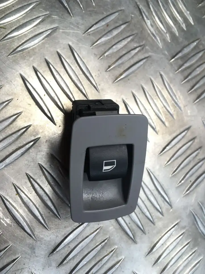 BMW 3 E90 E91 (2005 - 2012) 6945875 Кнопка стеклоподъемников — фото 1
