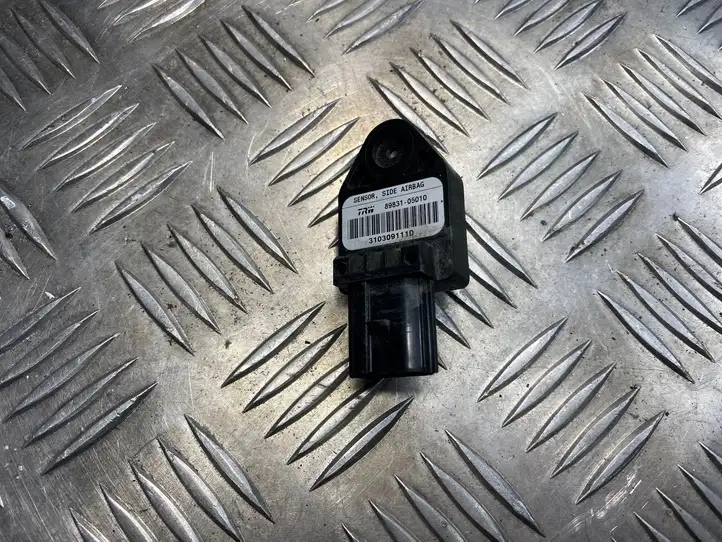 Toyota Avensis T250 (2006 - 2009) 8983105010 Датчик удара SRS — фото 1