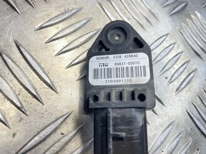 Toyota Avensis T250 (2006 - 2009) 8983105010 Датчик удара SRS — фото 2