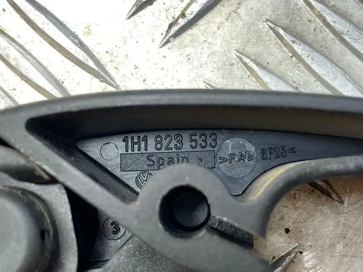 Audi A3/S3 8L (2000 - 2003) 1H1823533 Ручка открытия капота — фото 2