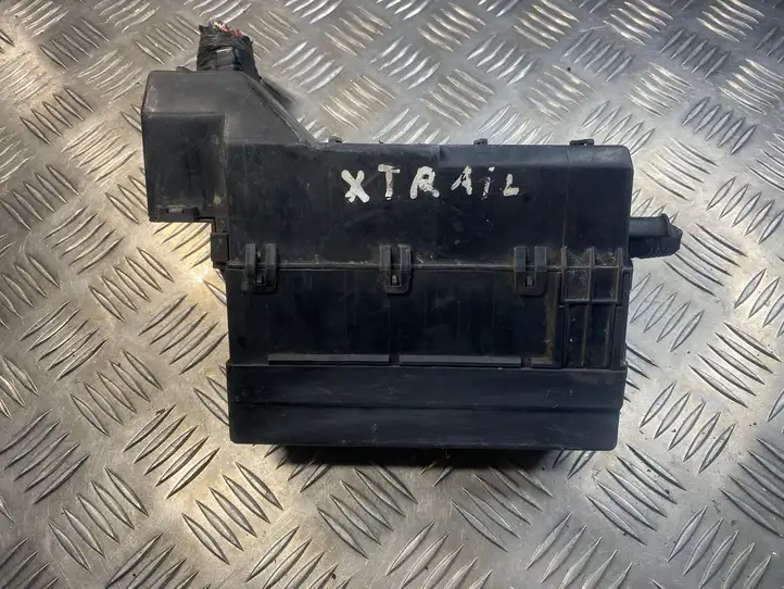 Nissan X-Trail T30 (2001 - 2007) 71543266 Блок предохранителей (комплект) — фото 7