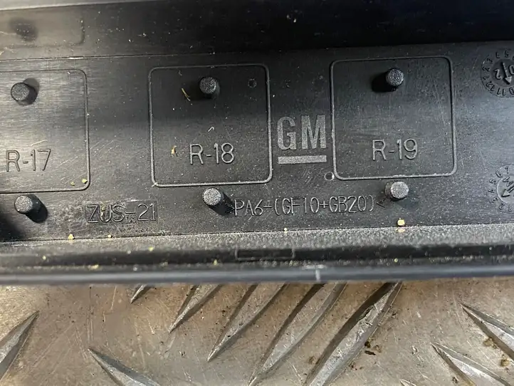 Opel Vectra C (2002 - 2005) PA6GF10GB20 Блок предохранителей — фото 2