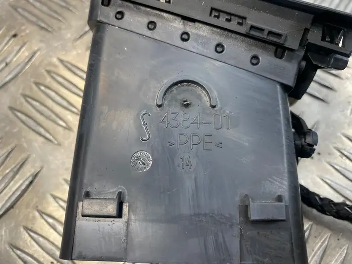 Audi A4 S4 B6 8E 8H (2000 - 2006) 8E0820902 Боковой воздушный дефлектор — фото 3