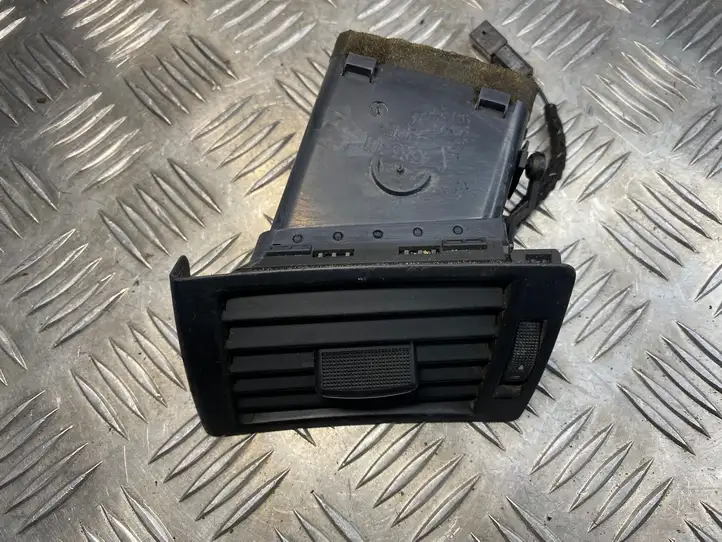 Audi A4 S4 B6 8E 8H (2000 - 2006) 438301 Боковой воздушный дефлектор — фото 1