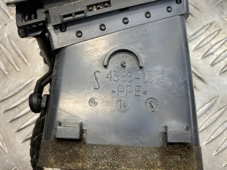 Audi A4 S4 B6 8E 8H (2000 - 2006) 438301 Боковой воздушный дефлектор — фото 2