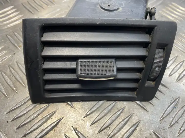 Audi A4 S4 B6 8E 8H (2000 - 2006) 438301 Боковой воздушный дефлектор — фото 5