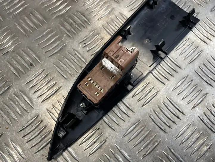 Mazda 6 (2002 - 2005) GP9G66380 Кнопка стеклоподъемников — фото 6
