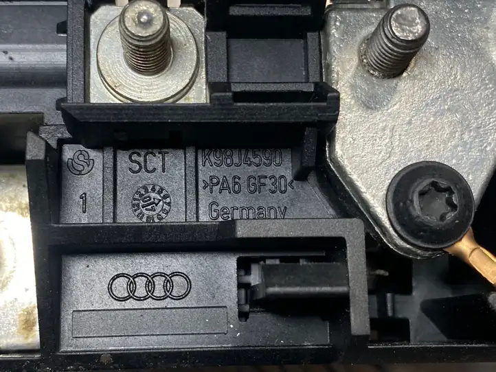 Audi A6 S6 C6 4F (2004 - 2008) K98J4590 Плюсовой провод аккумулятора — фото 2