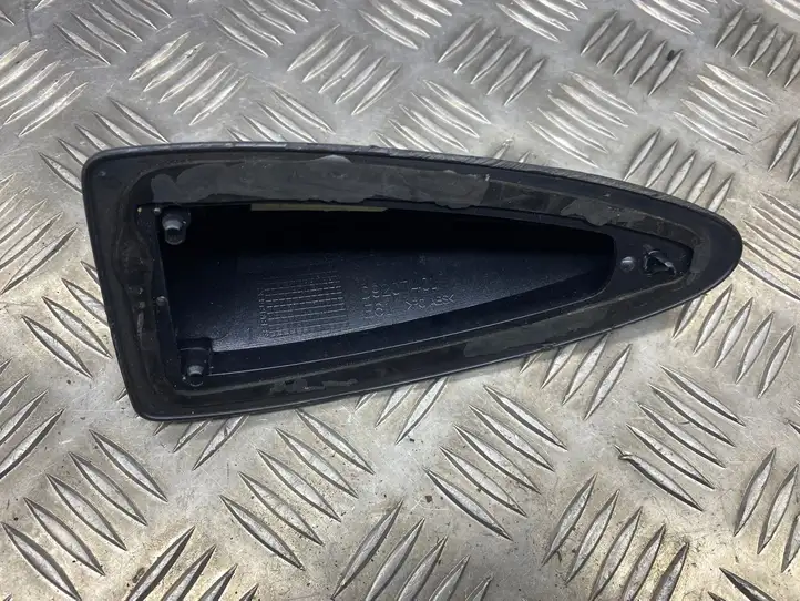 BMW 5 E60 E61 (2004 - 2010) D9207401 Крышка GPS-антенны — фото 6