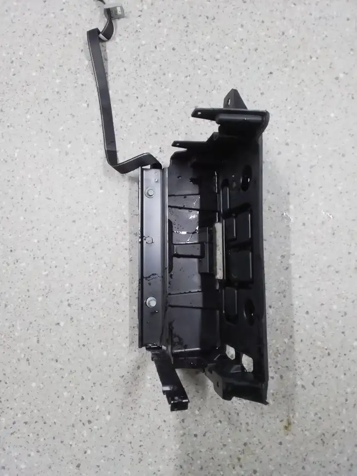 Dodge Challenger (2014 - ) 051120614K Площадка аккумулятора — фото 3