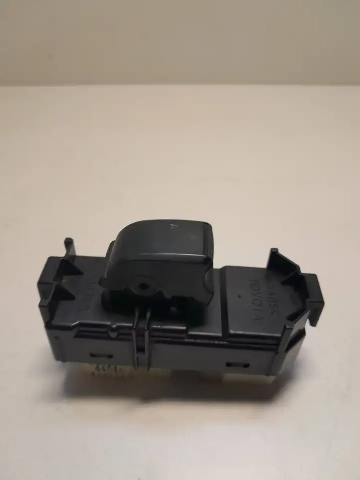 Toyota Avensis Verso (2004 - 2009) 84030 Блок кнопок стеклоподъемников — фото 1