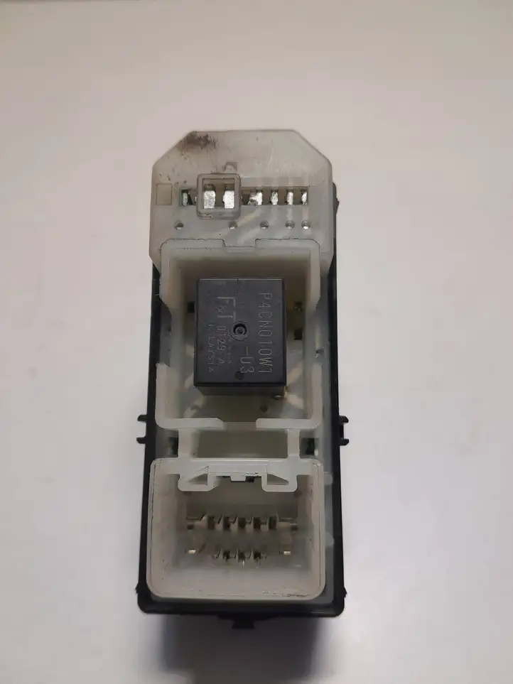 Toyota Avensis Verso (2004 - 2009) 84030 Блок кнопок стеклоподъемников — фото 4