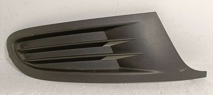 Volkswagen Golf VI (2009 - 2013)  5K0853666A Декоративная решётка противотуманной фары