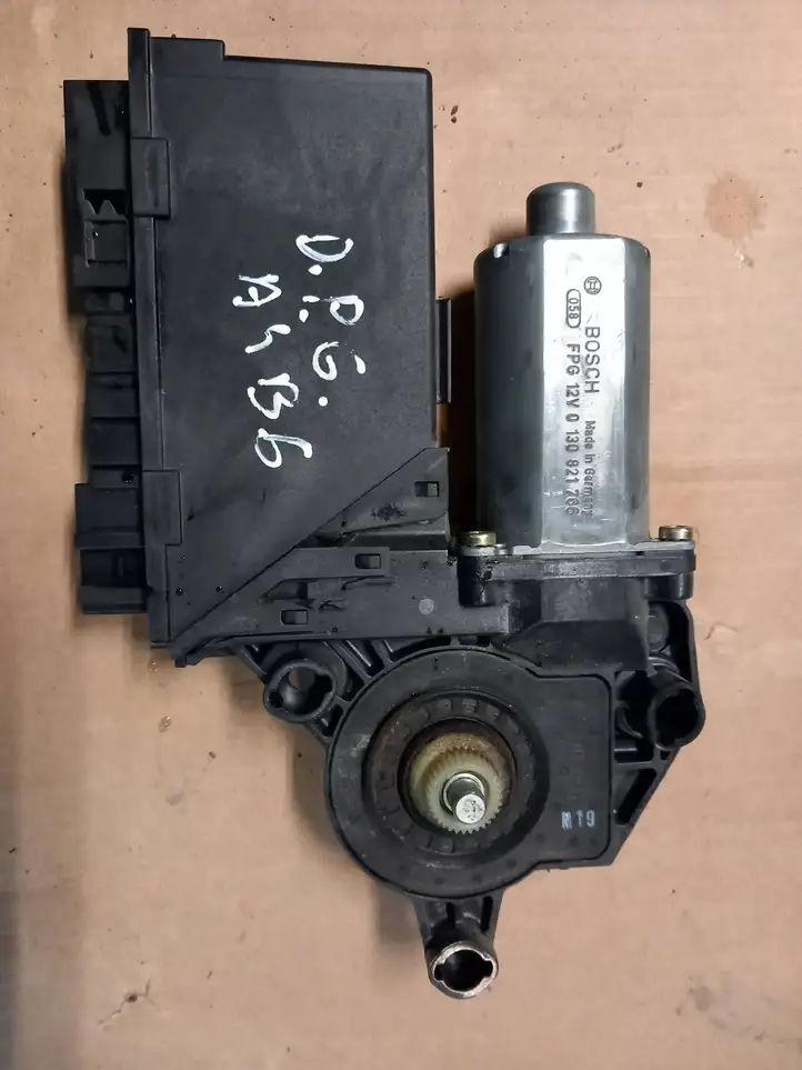 Audi A4 S4 B6 8E 8H (2000 - 2006) 8E0959802A Стеклоподъемник задней двери — фото 1