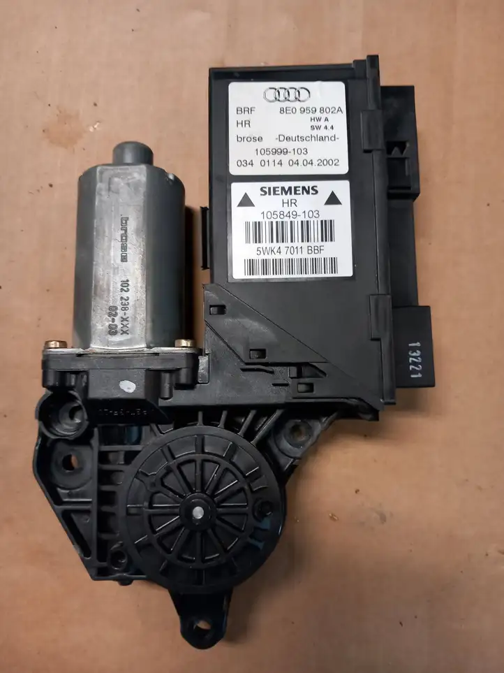 Audi A4 S4 B6 8E 8H (2000 - 2006) 8E0959802A Стеклоподъемник задней двери — фото 2