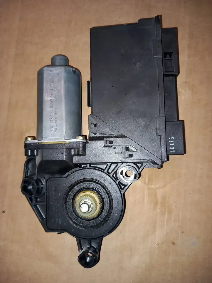 Audi A4 S4 B6 8E 8H (2000 - 2006) 8E0959801A Стеклоподъемник задней двери — фото 1