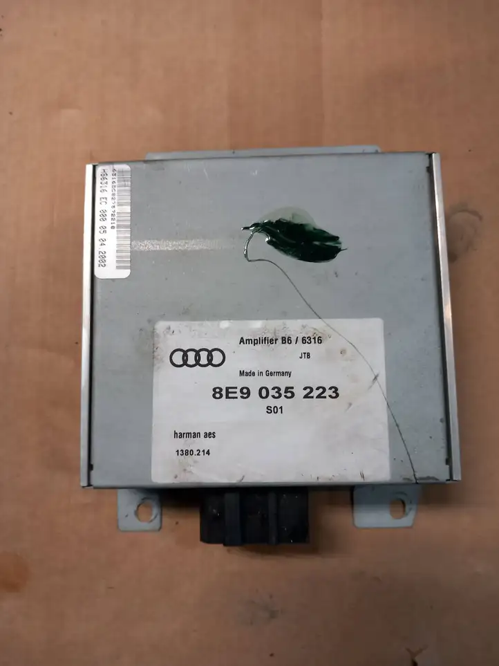 Audi A4 S4 B6 8E 8H (2000 - 2006) 8E9035223 Усилитель звука — фото 1