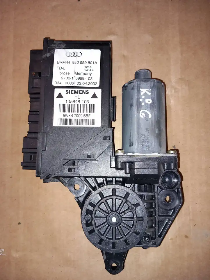 Audi A4 S4 B6 8E 8H (2000 - 2006) 8E0959801A Стеклоподъемник задней двери — фото 1