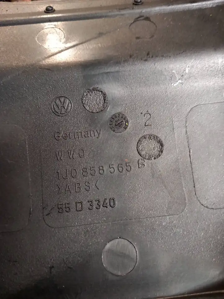 Volkswagen Golf IV (1998 - 2005) 1J0858565B Обшивка рулевой колонки — фото 3