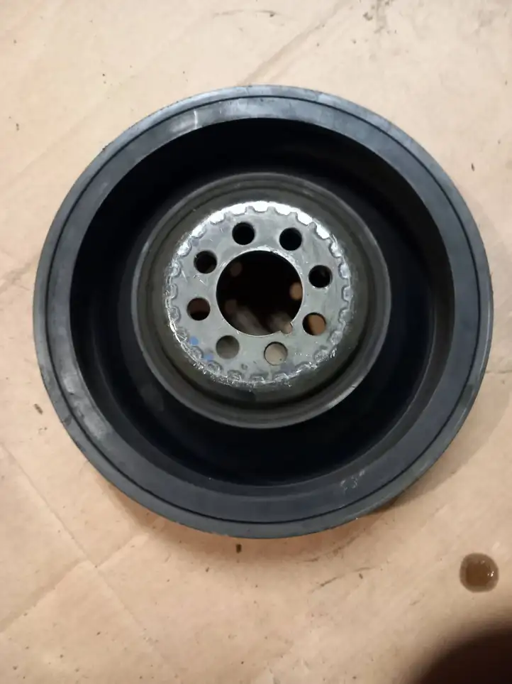 Audi A4 S4 B6 8E 8H (2000 - 2006) 059105261M Шкив коленчатого вала — фото 4