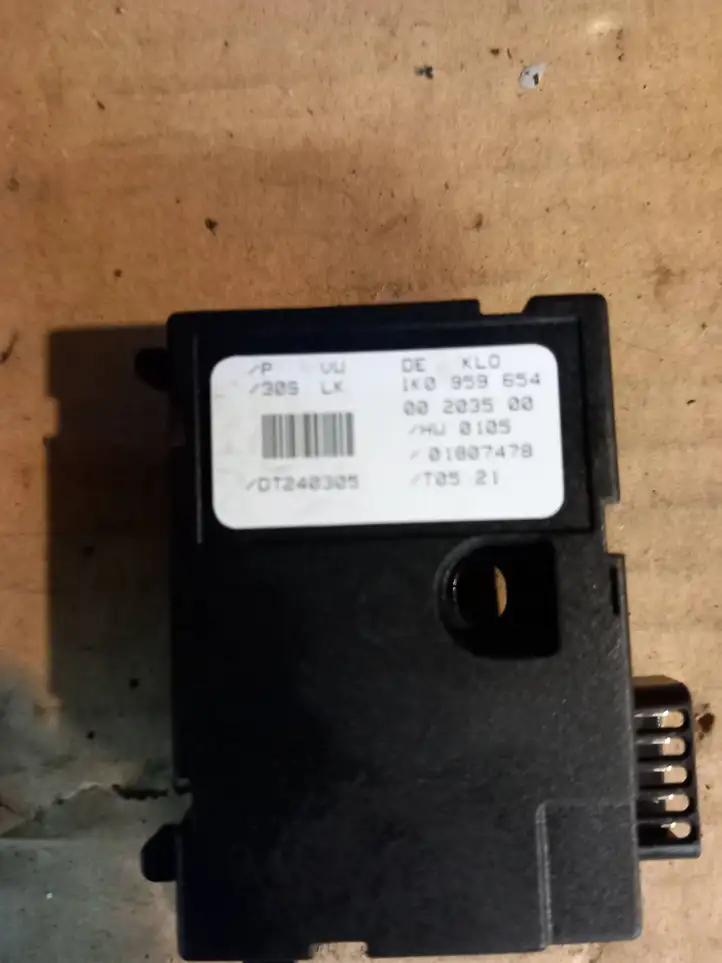 Audi A3/S3 8P (2004 - 2008) 1K0959654 Датчик угла поворота руля — фото 2